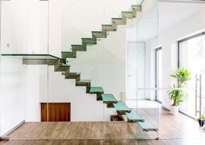 skleněné schody - elegantní skleněné schody a schodiště